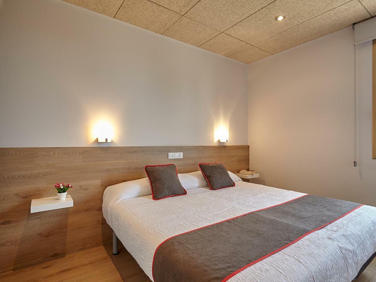 Hostal Nobadis Cervera  Exterior foto